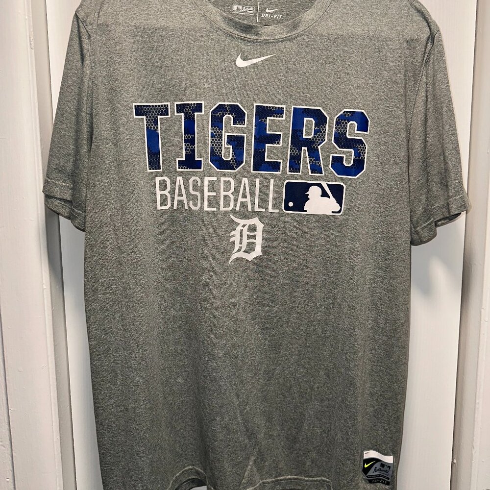 Detroit Tigers dri-fit shirt from Nike authentic performance apparel, size L